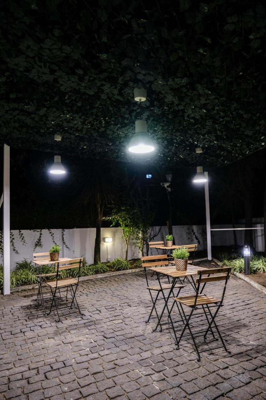 4U Lisbon VI Guesthouse Airport Buitenkant foto