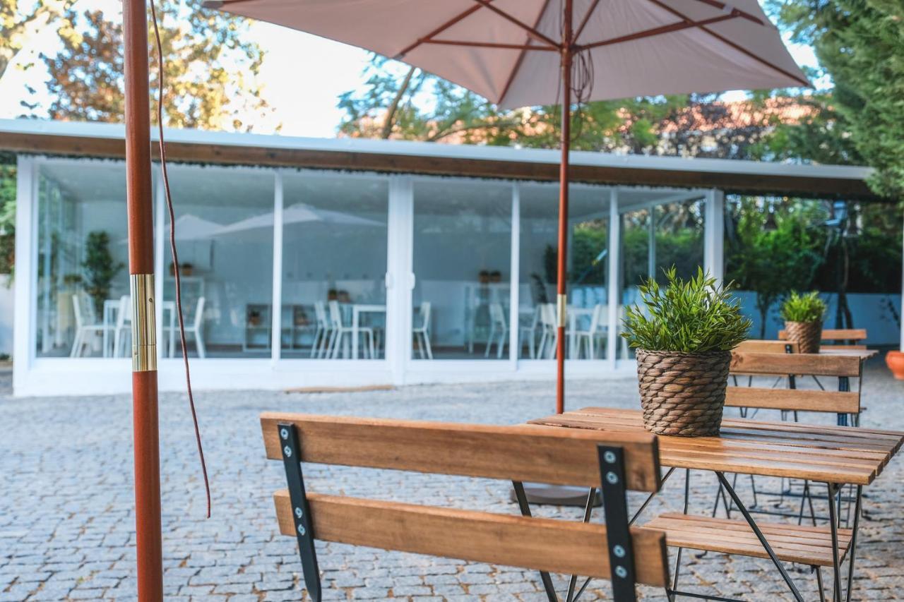 4U Lisbon VI Guesthouse Airport Buitenkant foto